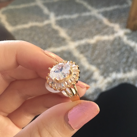 Brilliant White Topaz and Zircon Studded Gold Ring - Picture 4 of 7